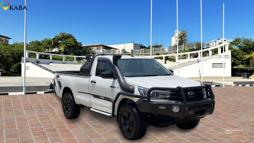 hilux-single-cabin-big-0