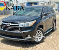 toyota-kluger-small-2