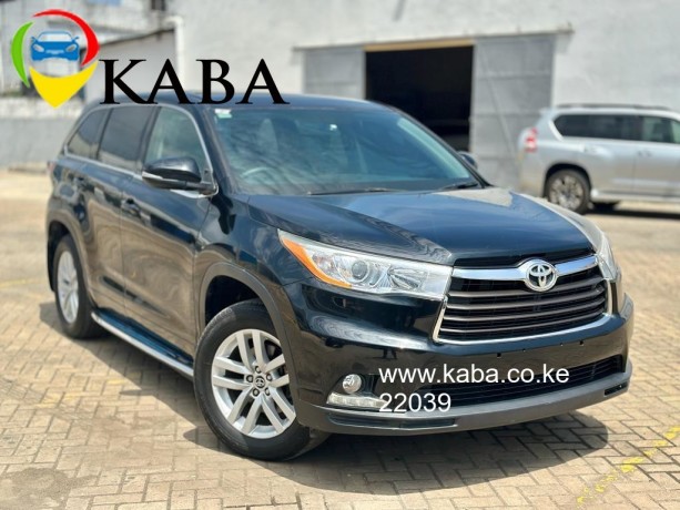 toyota-kluger-big-0