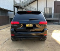 2017-jeep-grand-cherokee-small-4