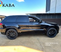 2017-jeep-grand-cherokee-small-6