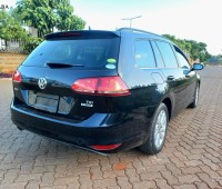 volkswagen-golf-variant-2016-small-2