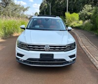 2017-vw-tiguan-sunroof-small-0