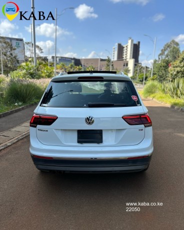 2017-vw-tiguan-sunroof-big-6