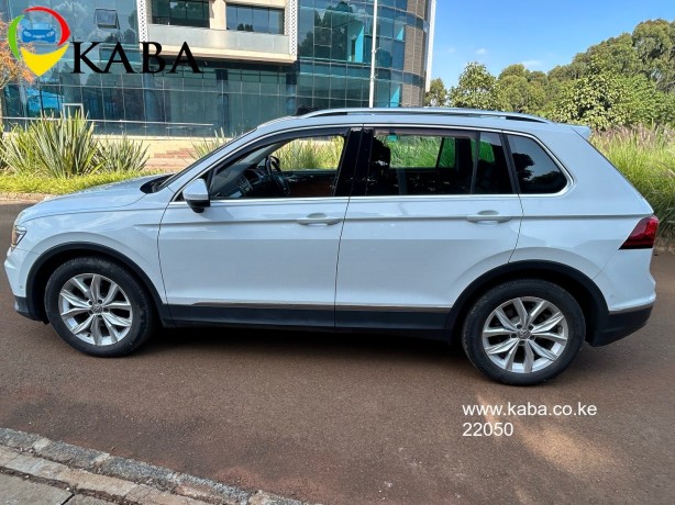 2017-vw-tiguan-sunroof-big-8