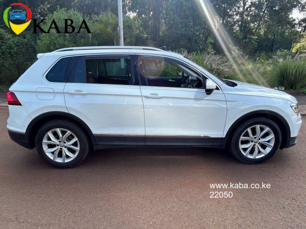 2017-vw-tiguan-sunroof-big-7