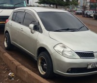 nissan-tiida-hatchback-small-0