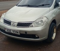 nissan-tiida-hatchback-small-8