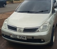 nissan-tiida-hatchback-small-9