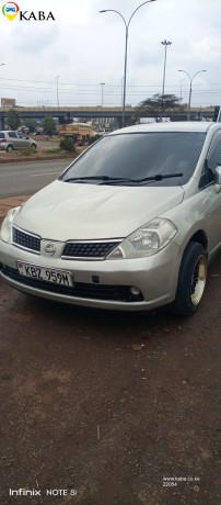 nissan-tiida-hatchback-big-8