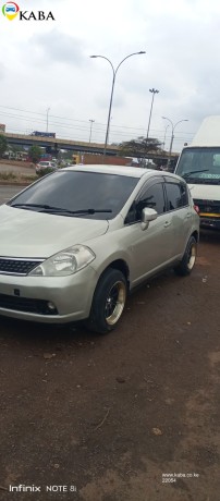 nissan-tiida-hatchback-big-1