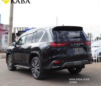 2023-lexus-lx-600-small-3