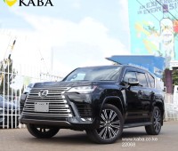 2023-lexus-lx-600-small-0