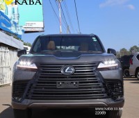 2022-lexus-lx-600-small-3