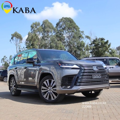 2022-lexus-lx-600-big-7