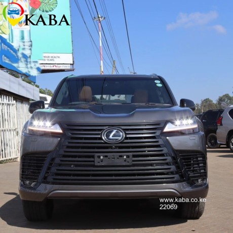 2022-lexus-lx-600-big-3