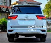 2023-toyota-landcruiser-300-small-5