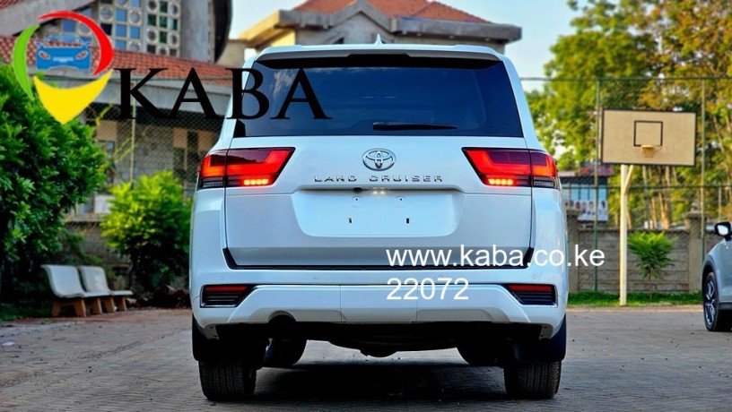 2023-toyota-landcruiser-300-big-5