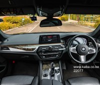 2017-mercedes-benz-530i-small-5