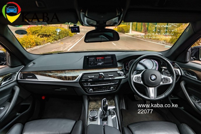 2017-mercedes-benz-530i-big-5