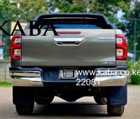 2020-toyota-hilux-small-0