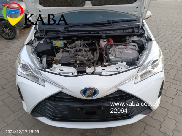 toyota-vitz-hybrid-big-5