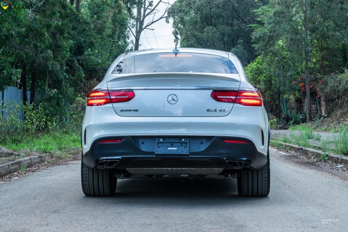 mercedes-benz-gle-43amg-big-0