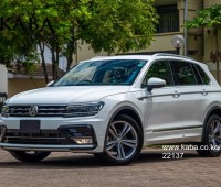 2017-volkswagen-tiguan-r-line-small-0