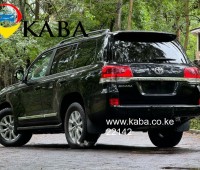 2017-toyota-landcruiser-sahara-small-7