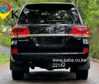 2017-toyota-landcruiser-sahara-small-3