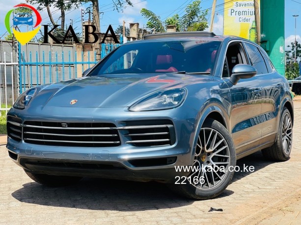 2018-porsche-cayenne-big-9