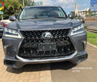 2017-lexus-lx-570-small-3