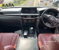 2017-lexus-lx-570-small-6