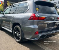 2017-lexus-lx-570-small-4