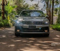 2017-volkswagen-tiguan-r-line-small-0