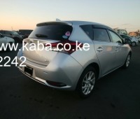 2017-toyota-auris-small-4