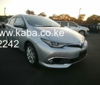 2017-toyota-auris-small-1