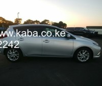 2017-toyota-auris-small-3