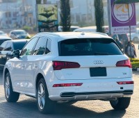 2018-audi-q5-b9-small-9