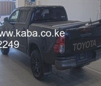 2019-toyota-hilux-small-5