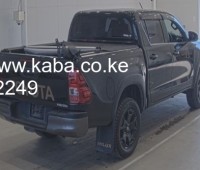 2019-toyota-hilux-small-4