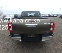 2024-toyota-hilux-small-5