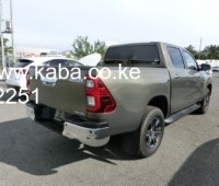 2022-toyota-hilux-small-7