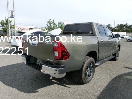 2022-toyota-hilux-big-7