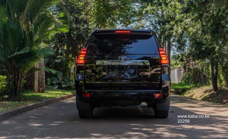 2018-toyota-prado-tzg-big-3