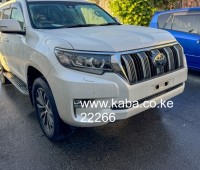 2018-toyota-prado-tzg-small-0