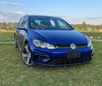 2017-volkswagen-golf-r-mk75-small-0