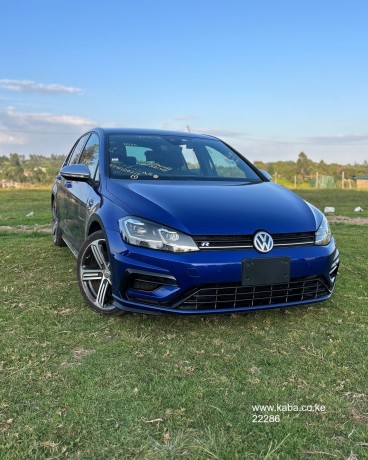 2017-volkswagen-golf-r-mk75-big-0