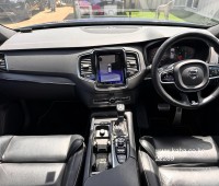 2018-volvo-xc-90-small-5