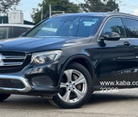 2015-mercedes-benz-glc220d-small-0